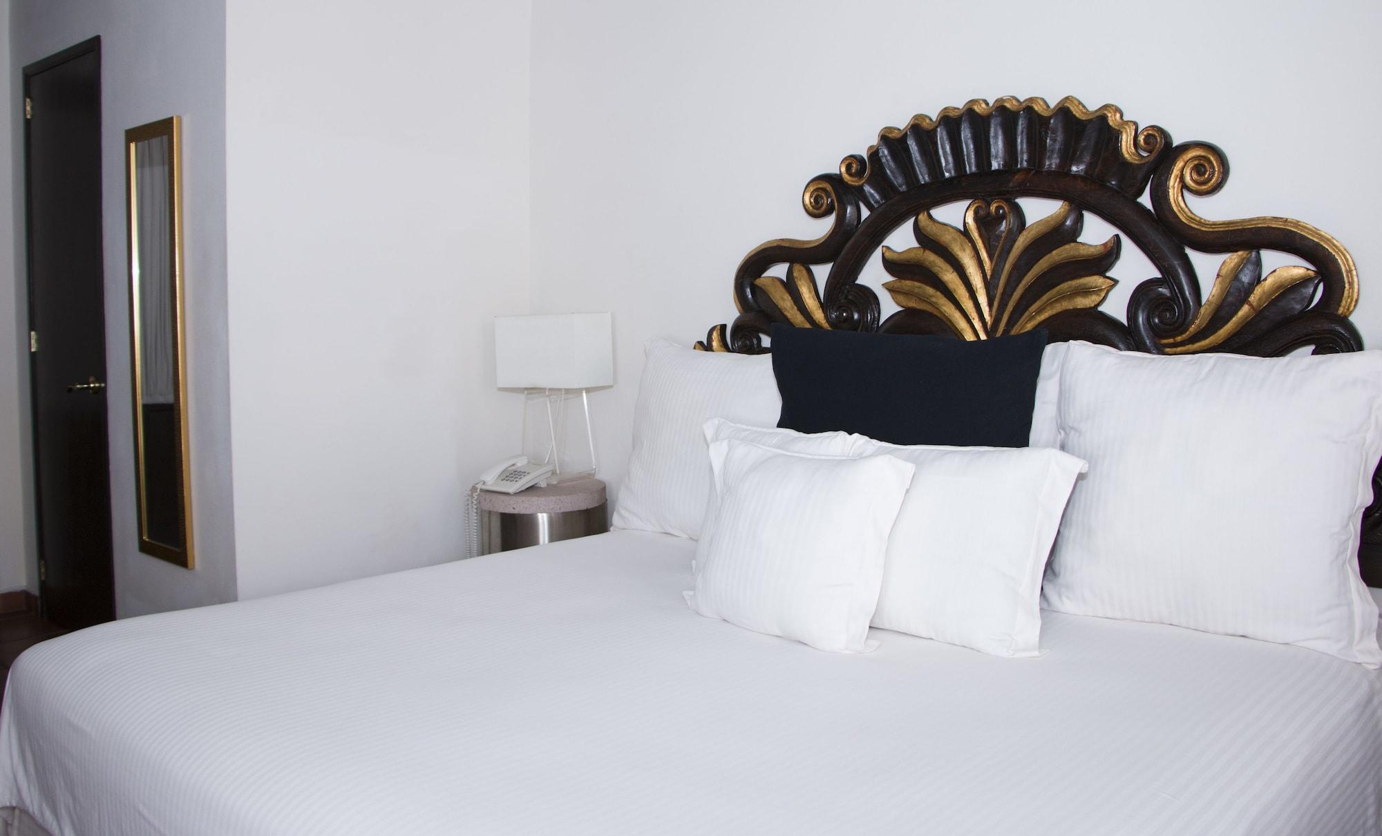 Hotel Herencia By Hosting House Морелія Екстер'єр фото