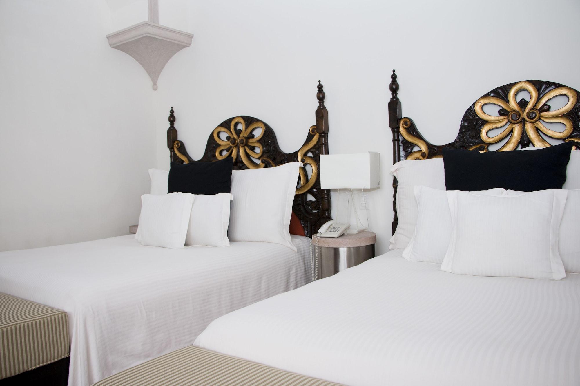 Hotel Herencia By Hosting House Морелія Екстер'єр фото