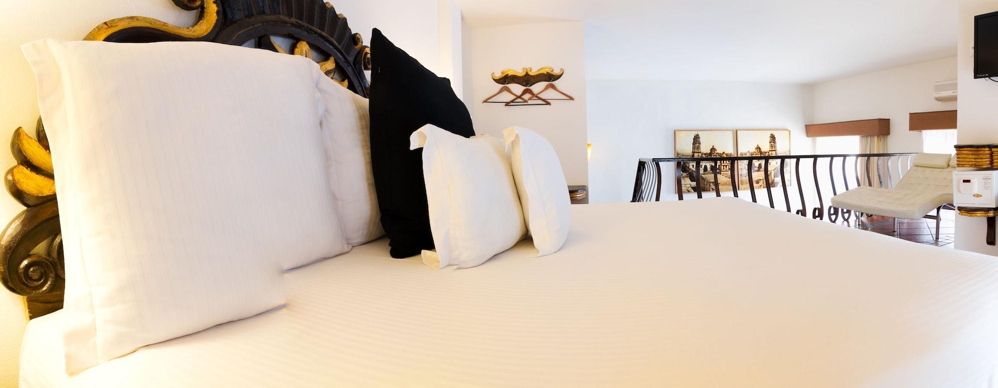 Hotel Herencia By Hosting House Морелія Екстер'єр фото