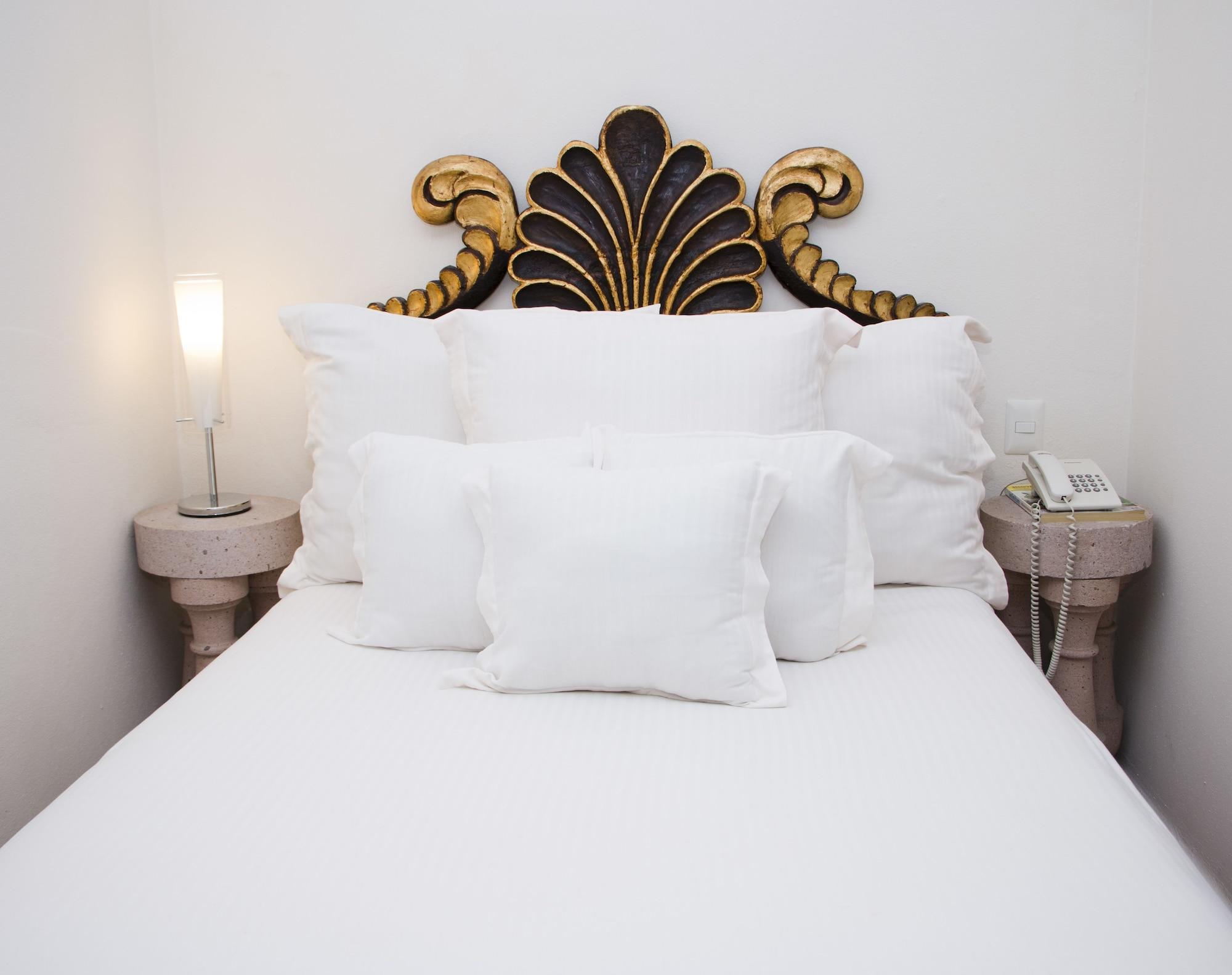 Hotel Herencia By Hosting House Морелія Екстер'єр фото