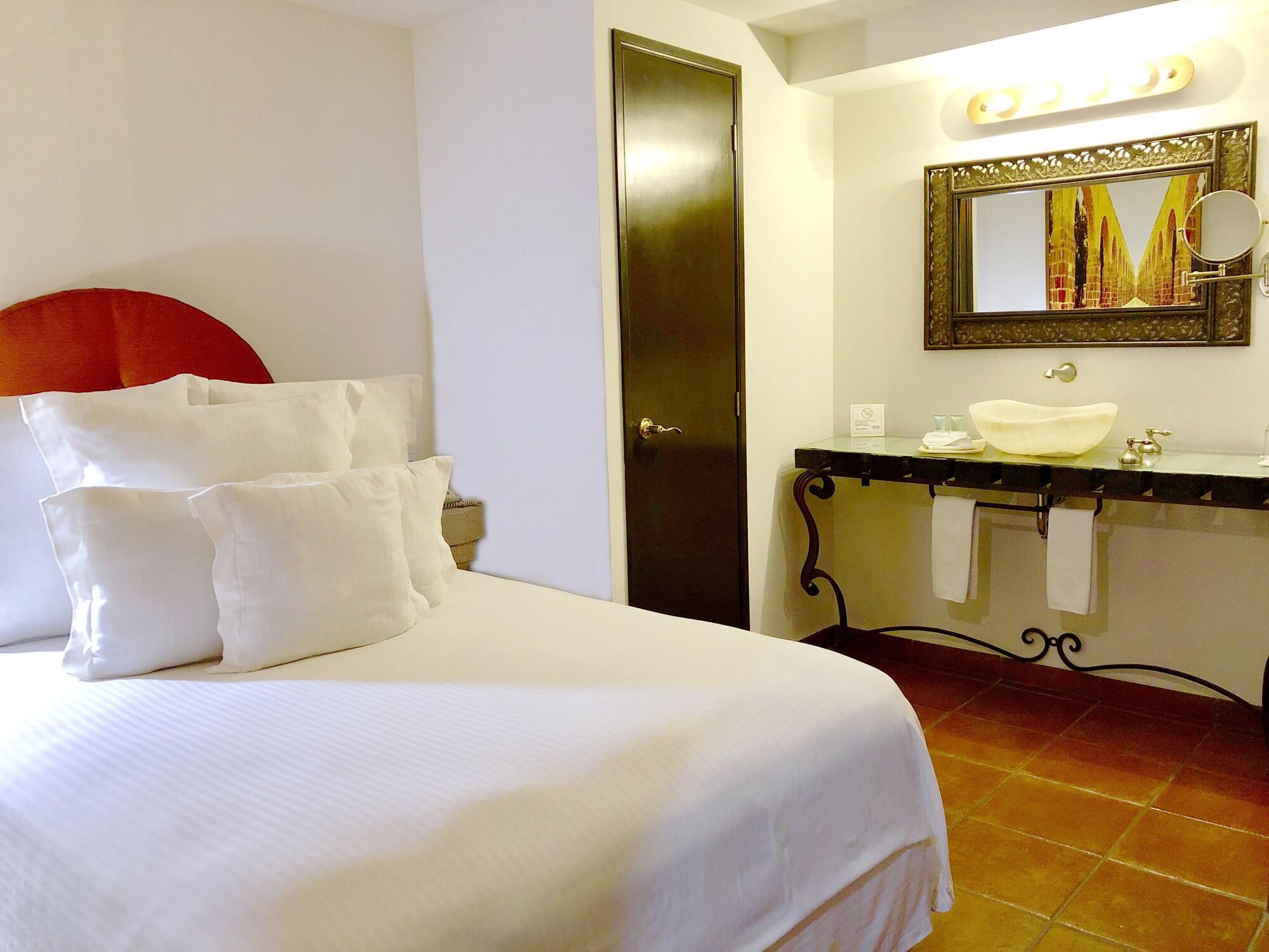 Hotel Herencia By Hosting House Морелія Екстер'єр фото
