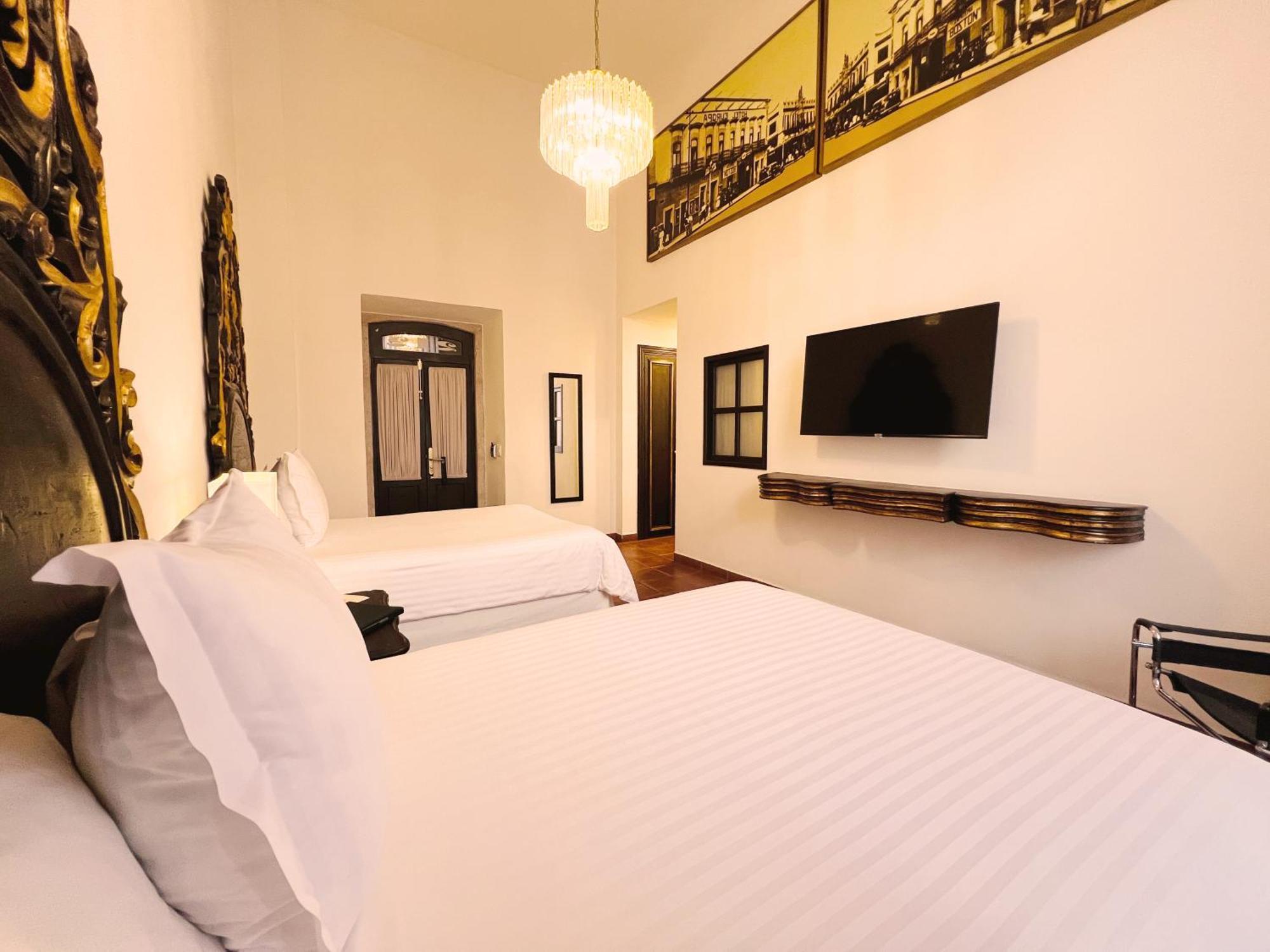 Hotel Herencia By Hosting House Морелія Екстер'єр фото